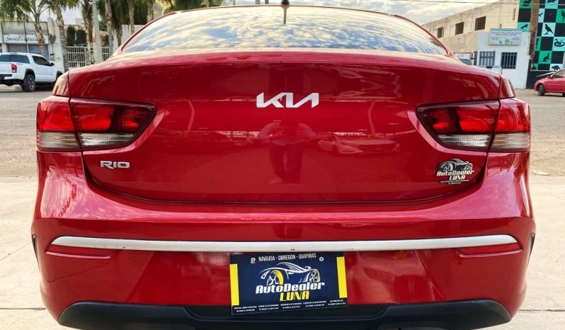 Kia Rio 2022 lleno