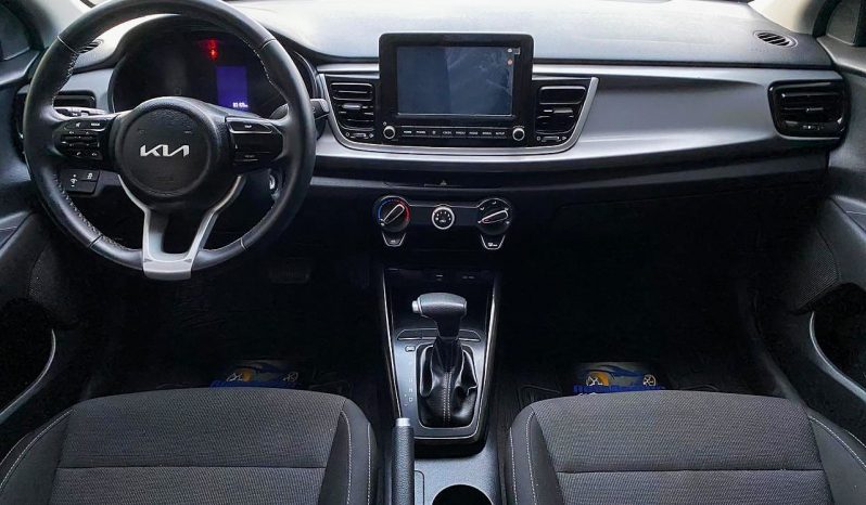 Kia Rio 2023 lleno