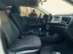 Kia Rio 2023 lleno