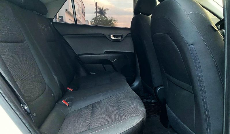 Kia Rio 2023 lleno