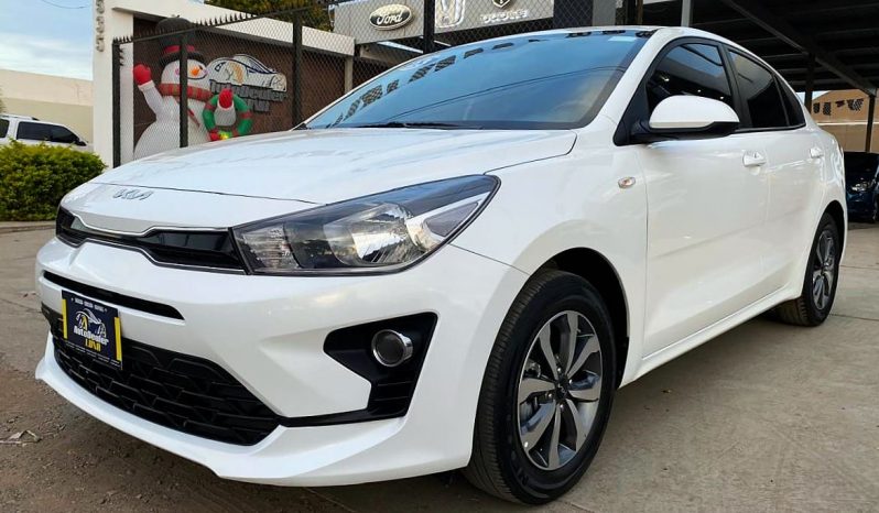 Kia Rio 2023 lleno