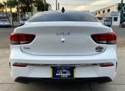 Kia Rio 2023 lleno