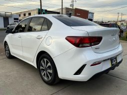 Kia Rio 2023 lleno