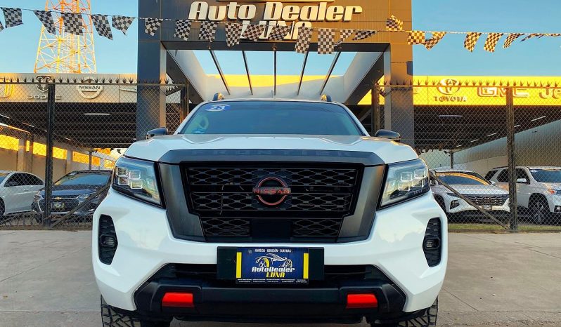 Nissan Frontier 2023 lleno