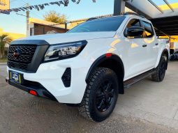 Nissan Frontier 2023 lleno