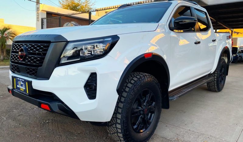 Nissan Frontier 2023 lleno