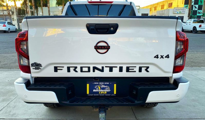 Nissan Frontier 2023 lleno
