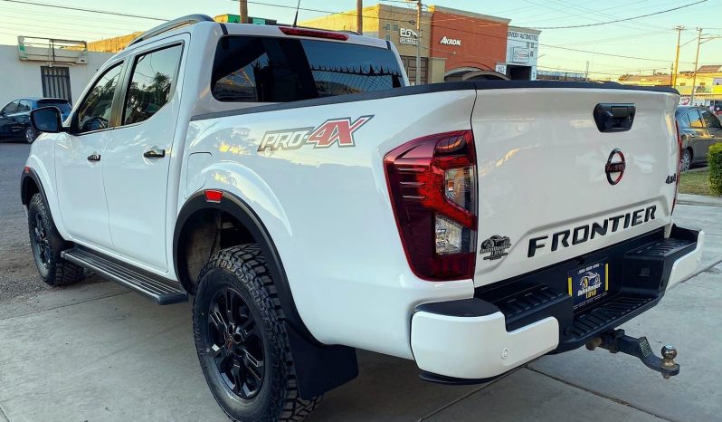 Nissan Frontier 2023 lleno