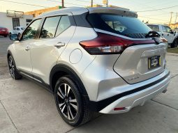 Nissan Kicks 2023 lleno