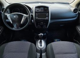 Nissan Versa 2018 lleno