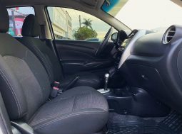 Nissan Versa 2018 lleno
