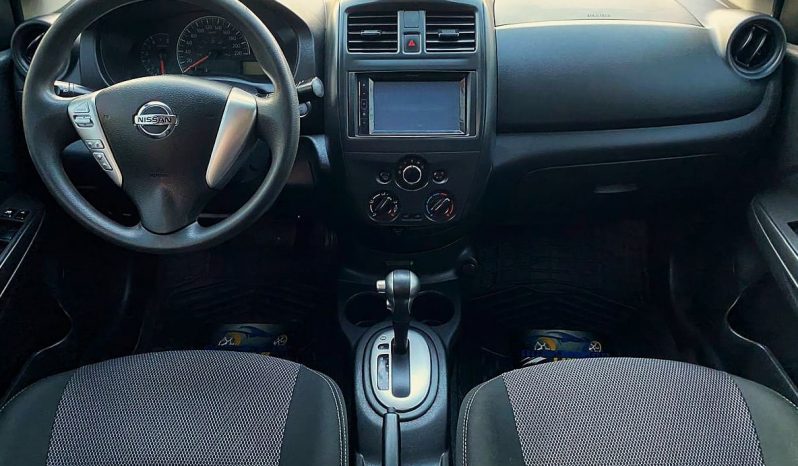 Nissan Versa 2019 lleno