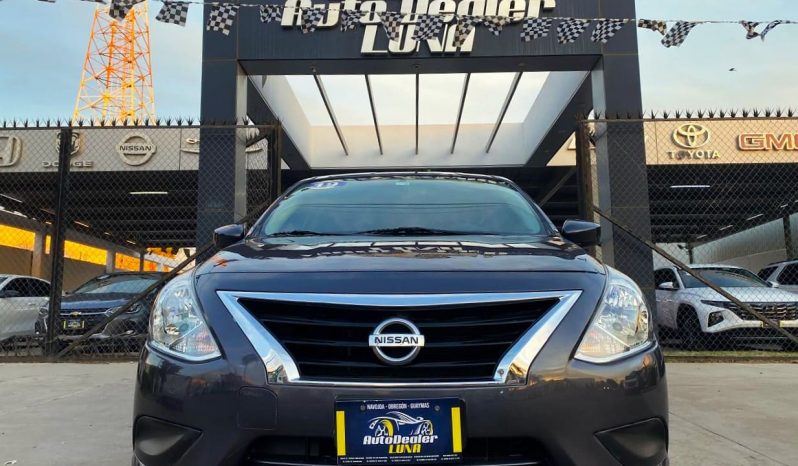Nissan Versa 2019 lleno