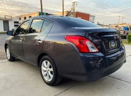 Nissan Versa 2019 lleno