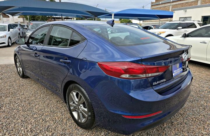 Hyundai Elantra 2017 lleno