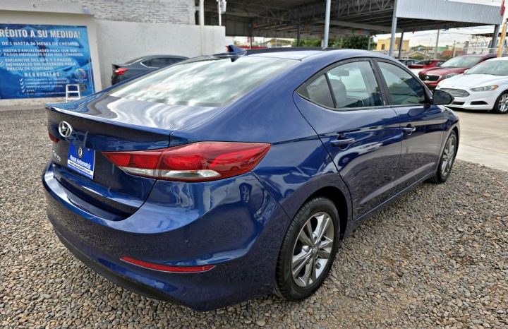 Hyundai Elantra 2017 lleno