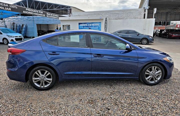 Hyundai Elantra 2017 lleno