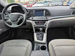 Hyundai Elantra 2017 lleno
