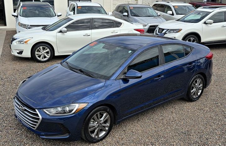 Hyundai Elantra 2017 lleno