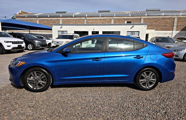 Hyundai Elantra 2018 lleno