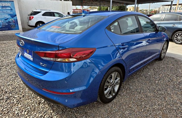 Hyundai Elantra 2018 lleno