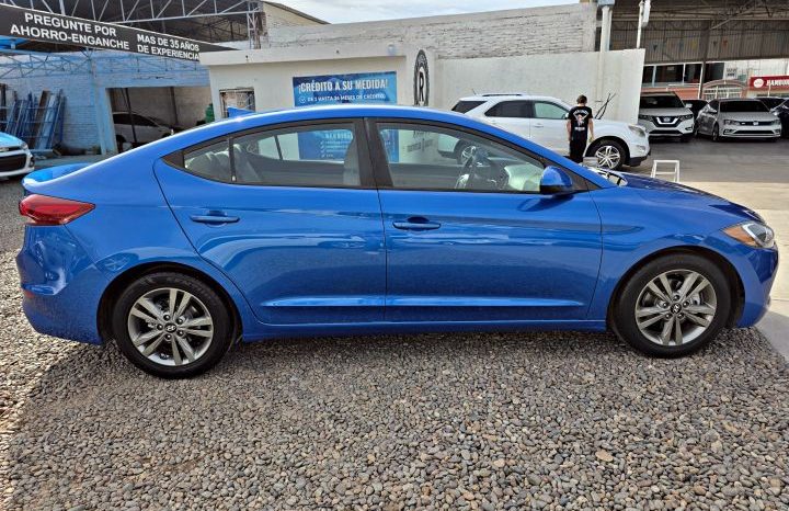 Hyundai Elantra 2018 lleno