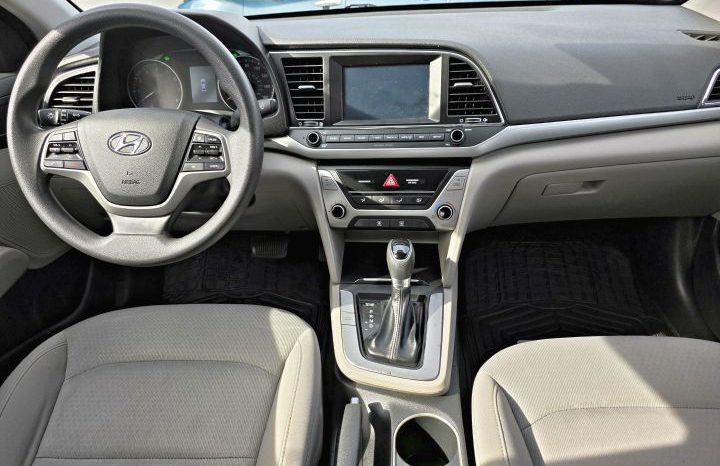 Hyundai Elantra 2018 lleno