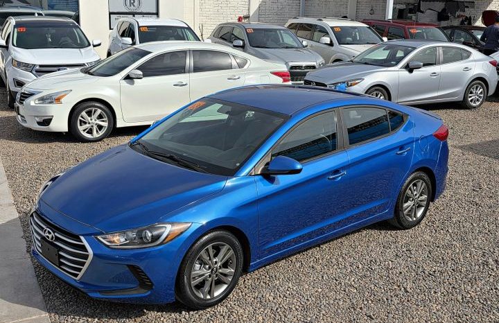 Hyundai Elantra 2018 lleno