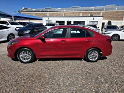 Kia Rio 2018 lleno