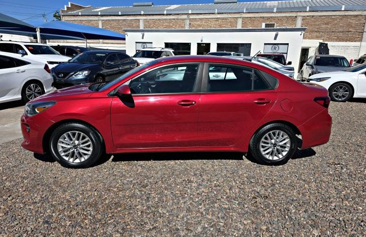 Kia Rio 2018 lleno