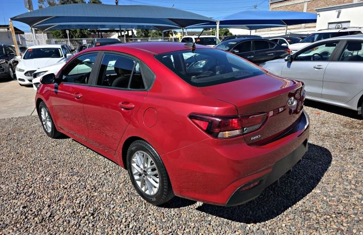Kia Rio 2018 lleno