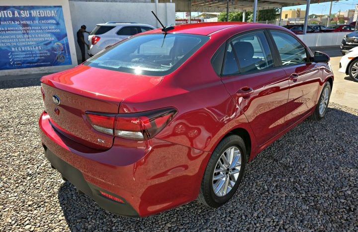 Kia Rio 2018 lleno