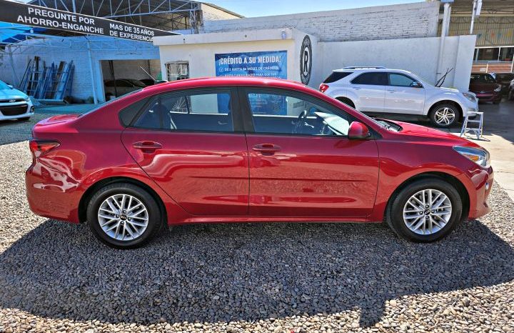 Kia Rio 2018 lleno