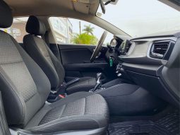 Kia Rio 2020 lleno