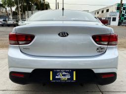 Kia Rio 2020 lleno