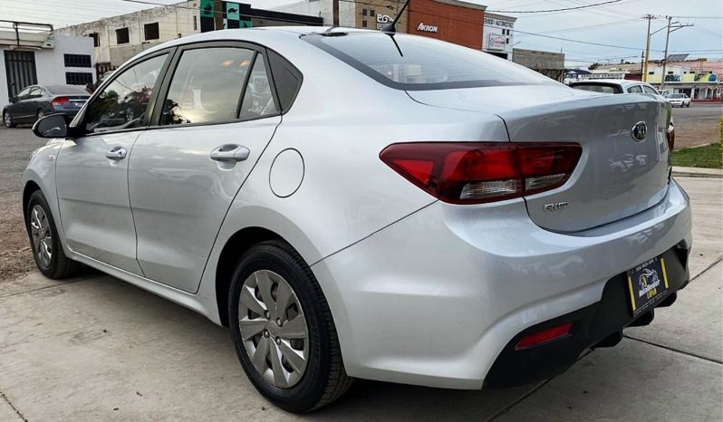 Kia Rio 2020 lleno