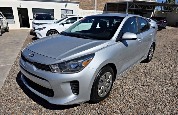 Kia Rio 2018 lleno