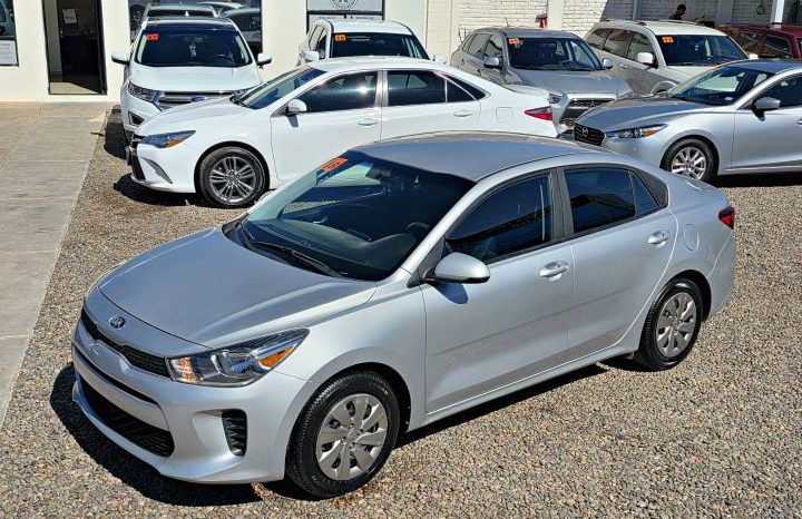 Kia Rio 2018 lleno