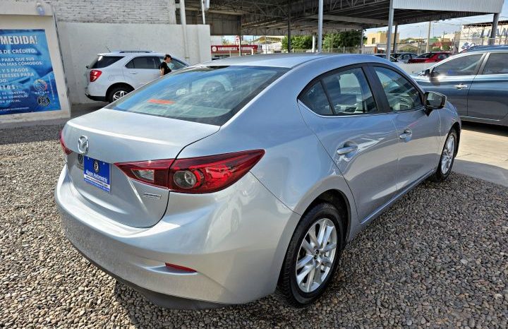 Mazda 3 iTouring 2018 lleno