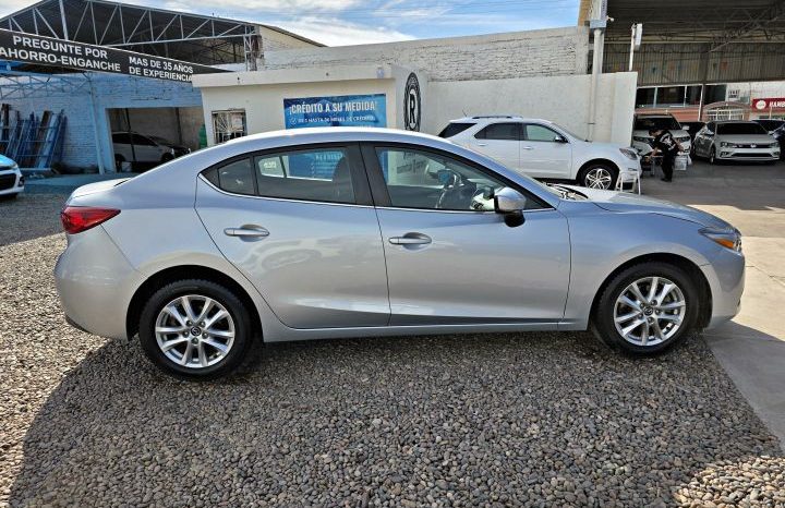 Mazda 3 iTouring 2018 lleno