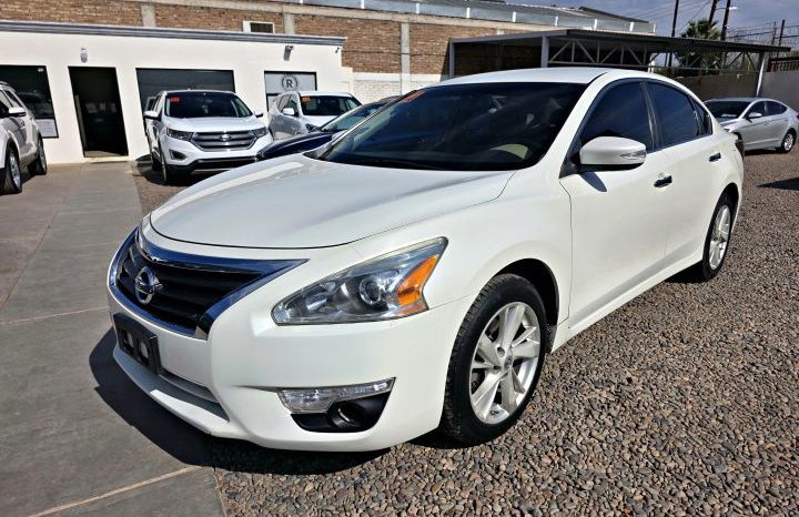 Nissan Altima 2014 lleno
