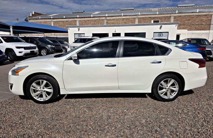 Nissan Altima 2014 lleno