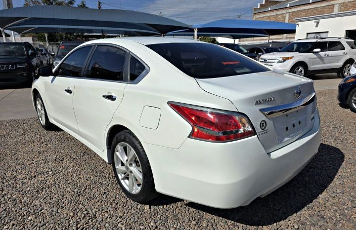 Nissan Altima 2014 lleno