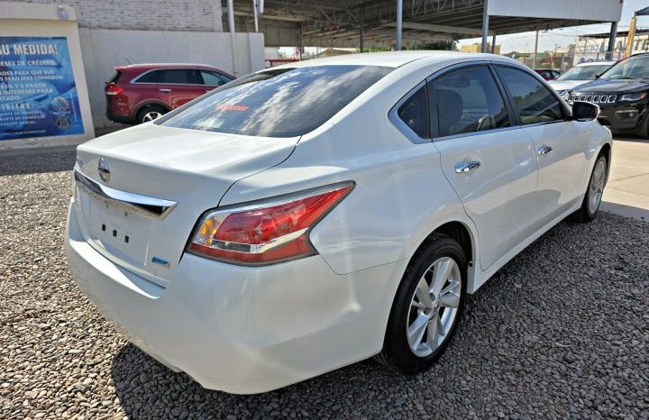 Nissan Altima 2014 lleno