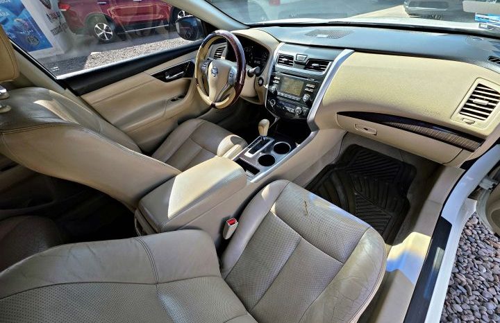 Nissan Altima 2014 lleno
