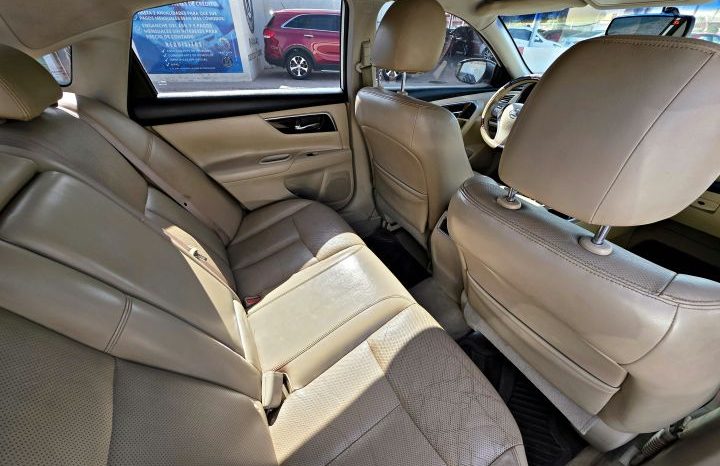 Nissan Altima 2014 lleno