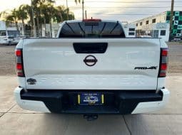 Nissan Frontier 2023 lleno