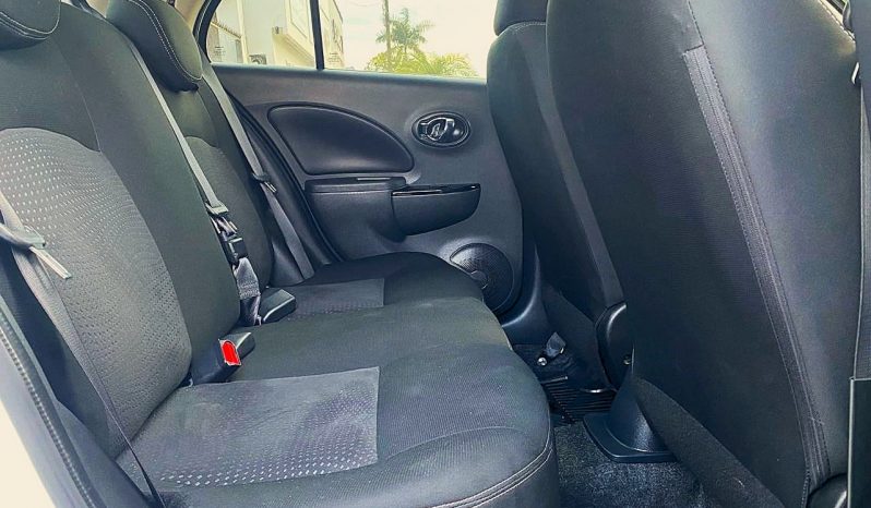 Nissan March 2023 lleno