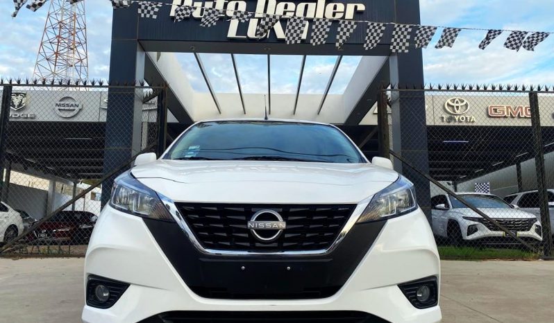 Nissan March 2023 lleno