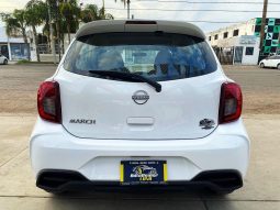 Nissan March 2023 lleno